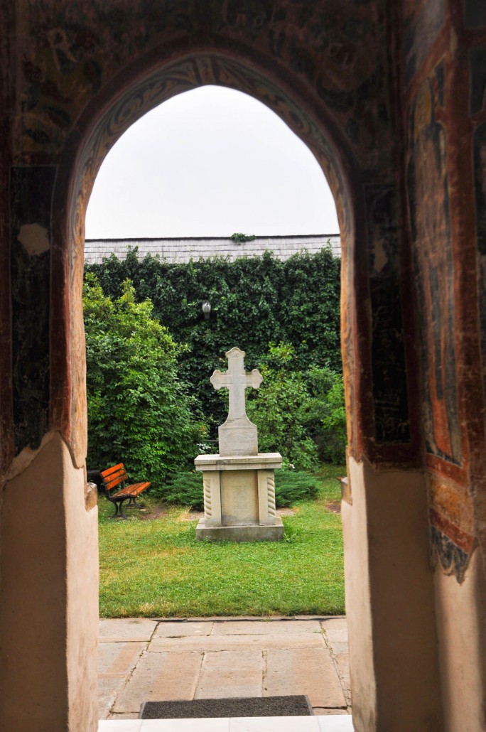 curte moldovita